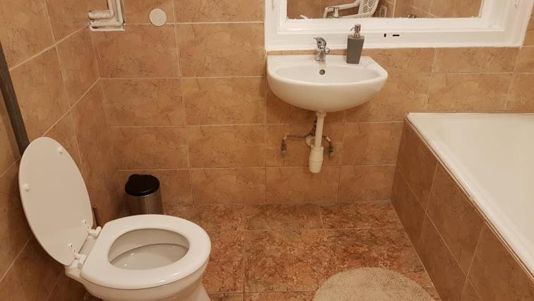 Naperkely Apartman Apartment Badacsonytomaj Luaran gambar